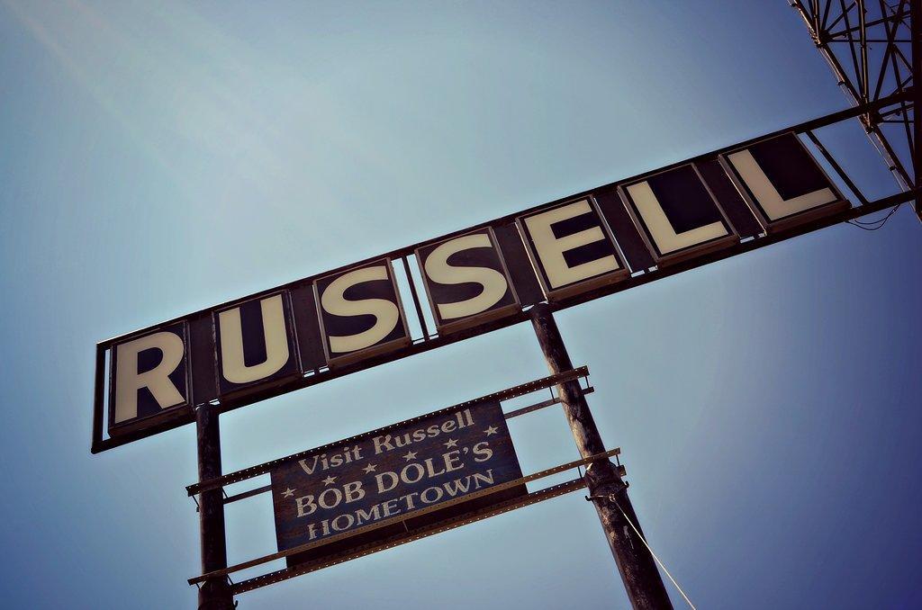 Fossil Creek Hotel & Suites Russell Екстер'єр фото