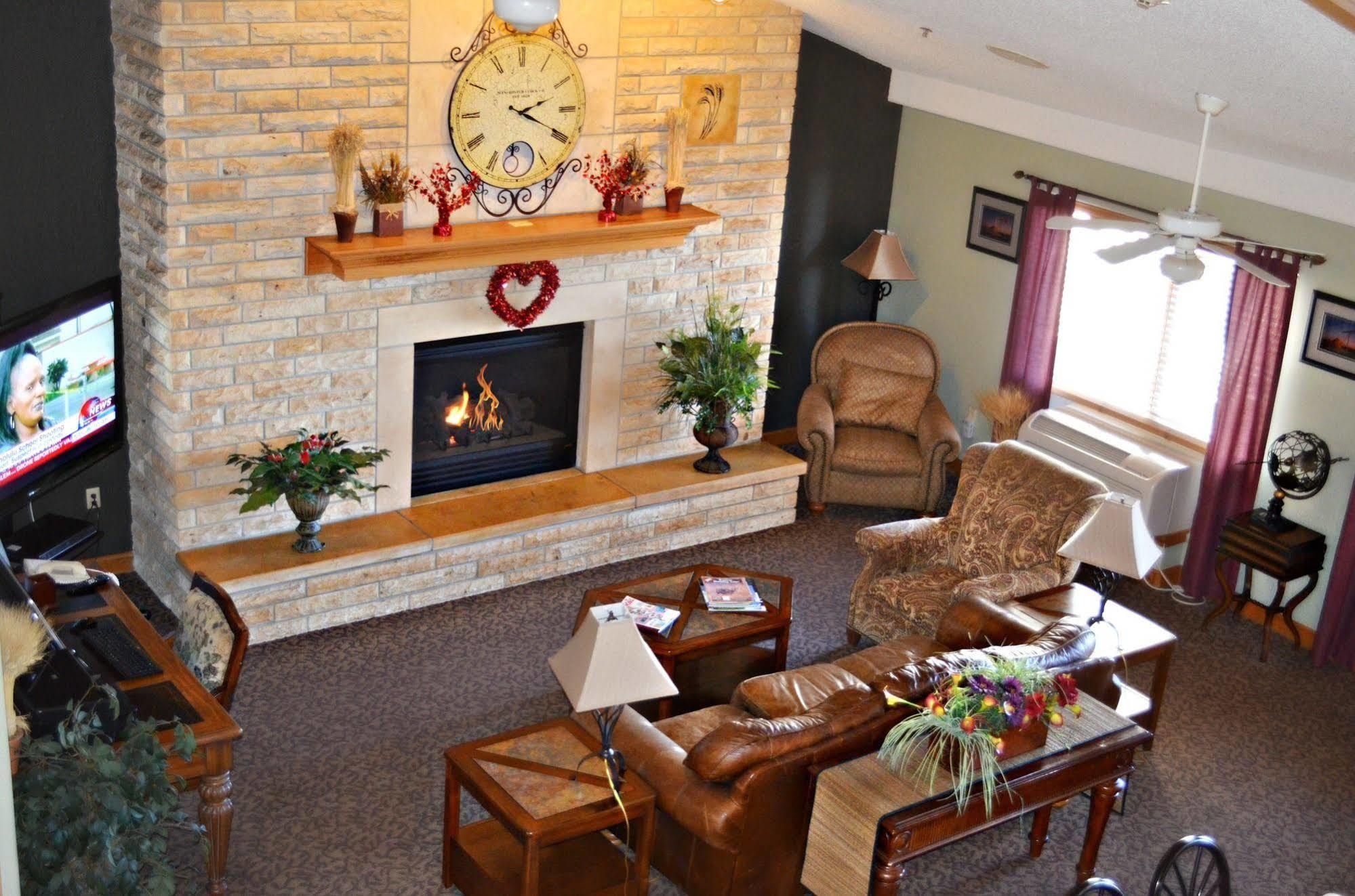 Fossil Creek Hotel & Suites Russell Екстер'єр фото